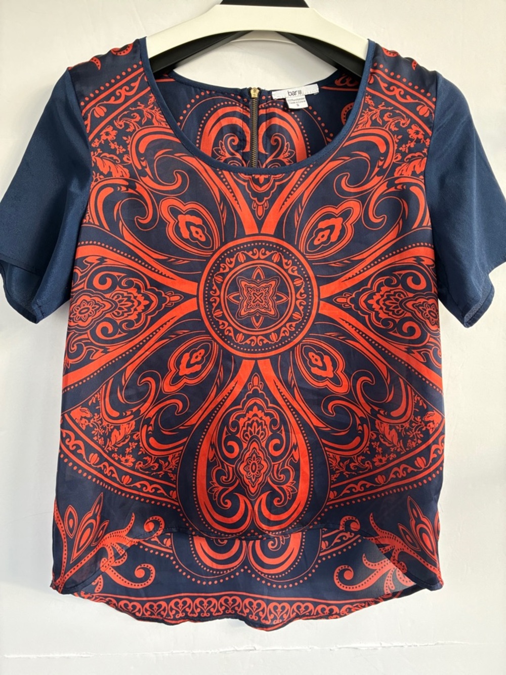 Bar III Navy and Red Short Sleeve Scoop Neck Blouse Top Medallion Print Small